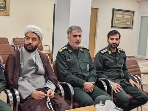 تصاویر/دیدار نوروزی فرمانده و کارکنان سپاه بیت‌المقدس با حجت‌الاسلام والمسلمین پورذهبی