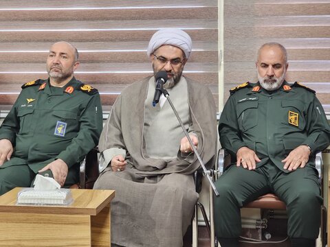 تصاویر/دیدار نوروزی فرمانده و کارکنان سپاه بیت‌المقدس با حجت‌الاسلام والمسلمین پورذهبی