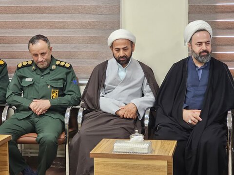 تصاویر/دیدار نوروزی فرمانده و کارکنان سپاه بیت‌المقدس با حجت‌الاسلام والمسلمین پورذهبی