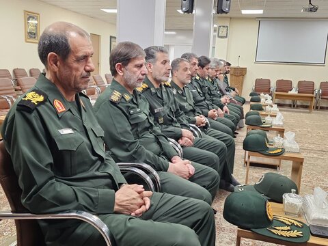 تصاویر/دیدار نوروزی فرمانده و کارکنان سپاه بیت‌المقدس با حجت‌الاسلام والمسلمین پورذهبی