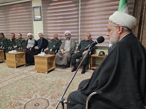 تصاویر/دیدار نوروزی فرمانده و کارکنان سپاه بیت‌المقدس با حجت‌الاسلام والمسلمین پورذهبی