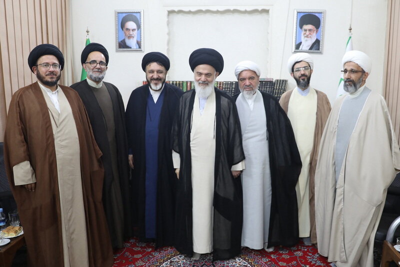 حوزوی ممتاز شخصیات کا معاشرے میں تعارف کرایا جائے