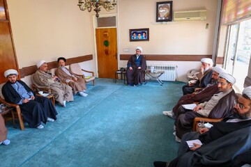 نشست مدیران مدارس علمیه تبریز با نماینده ولی‌فقیه در استان برگزار شد