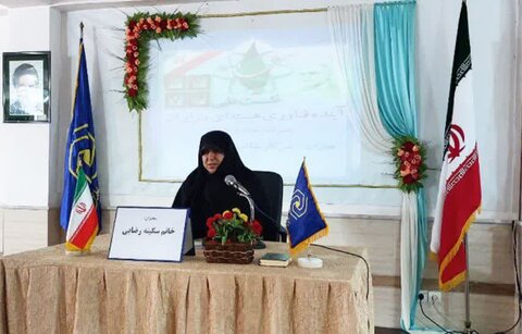 دشمن کا مسئلہ ایٹم بم یا اسلحہ نہیں بلکہ ایران کی ترقی و پیشرفت ہے