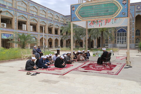 برگزاری دعای توسل کارکنان مرکزمدیریت حوزه علمیه خوزستان  به نیت نجات مردم مظلوم غزه در جوار شهدای گمنام