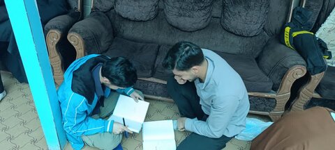 تصاویر مباحثه طلاب و اساتید مدرسه علمیه نورآباد