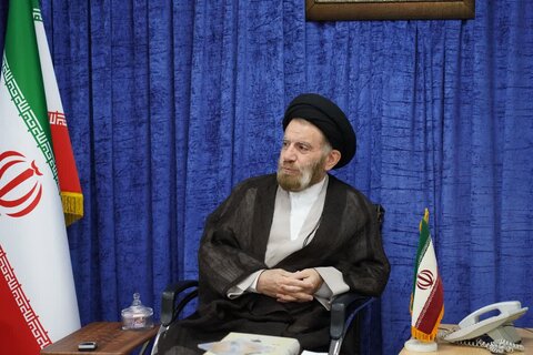 تصاویر دیدار تعدادی از مدیران دستگاه های فرهنگی با نماینده ولی فقیه در لرستان