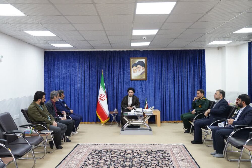 تصاویر/ دیدار تعدادی از مدیران دستگاه های فرهنگی با نماینده ولی فقیه در لرستان
