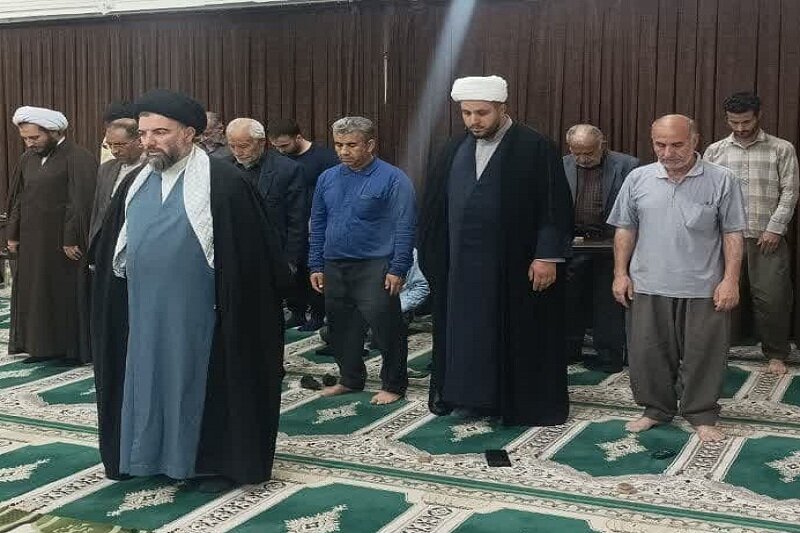 تقدیر از خدمات امام جماعت مسجد جامع سرپل ذهاب+عکس