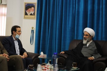 قم کانون توجه جهانی است