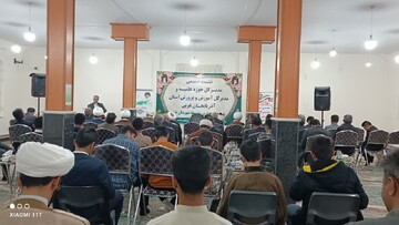 تصاویر/ نشست مشترک مدیر حوزه علمیه و مدیر کل آموزش و پرورش آذربایجان غربی با مدیران مدارس متوسطه اول شهرستان نقده