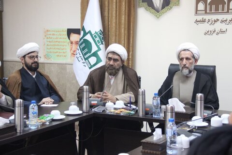 تصاویر /حضور  نماینده ولی فقیه در قزوین در مرکز مدیریت حوزه علمیه استان قزوین