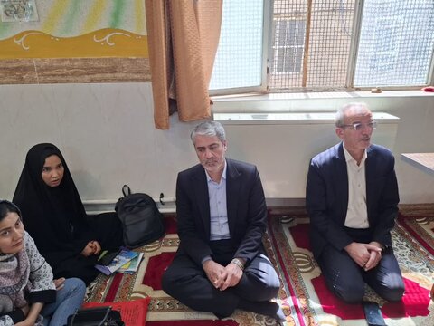 تصاویر/بازدید نماینده ولی فقیه درکاشان ازکلاس های نهضت سوادآموزی