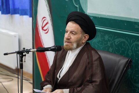 تصاویر دیدار جمعی از کارکنان فراجا لرستان با نماینده ولی فقیه در استان