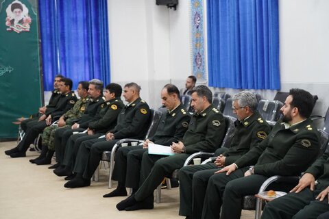 تصاویر دیدار جمعی از کارکنان فراجا لرستان با نماینده ولی فقیه در استان