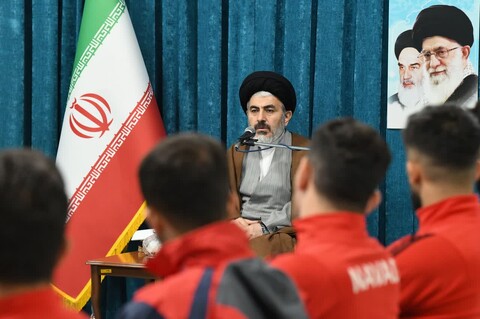 تصاویر/ نشست  نماینده ولی فقیه در آذربایجان غربی با جمعی از ورزشکاران