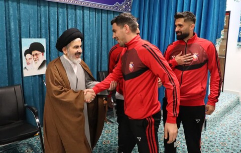 تصاویر/ نشست  نماینده ولی فقیه در آذربایجان غربی با جمعی از ورزشکاران