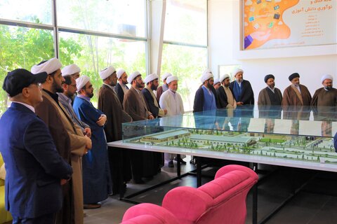 بازدید مدیر حوزه علمیه سیستان و بلوچستان از پارک علم و فناوری