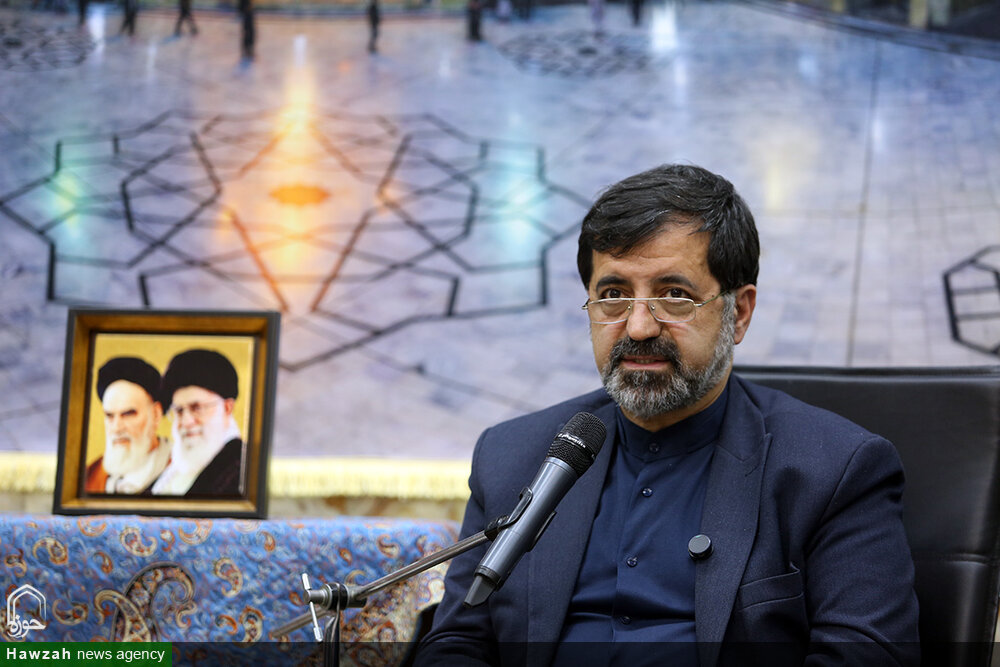 بزرگداشت ارزش‌های دفاع مقدس و انقلاب وظیفه همگانی است