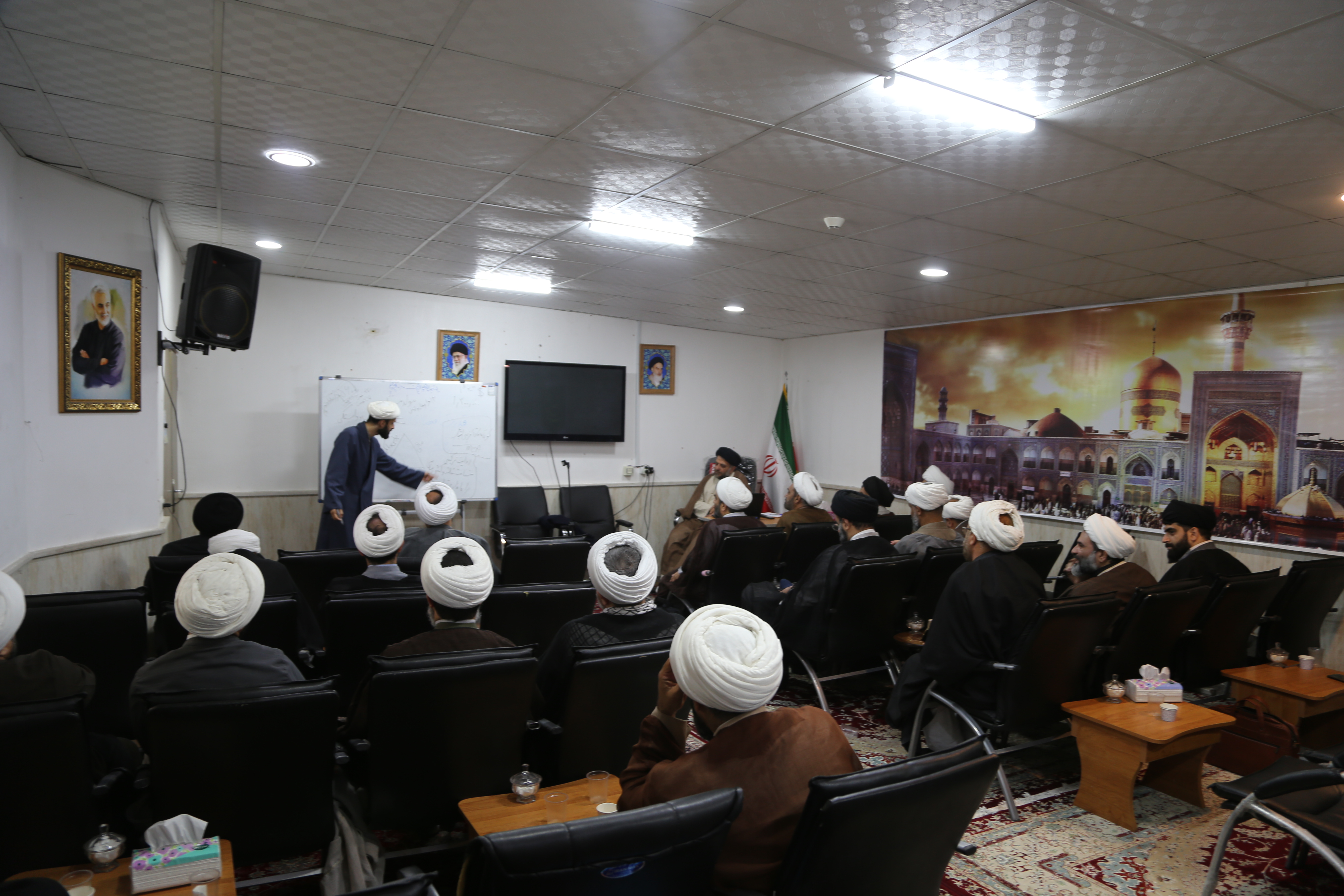 برگزاری نشست مدیران مدارس علمیه استان خوزستان درباره موقوفات و منابع پایدار