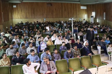 فیلم| اجرای دانش آموز یزدی حافظ قرآن