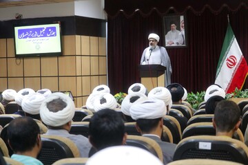 تقویت نقش حوزه‌های علمیه در حل مسائل جامعه بسیار مهم و حیاتی است