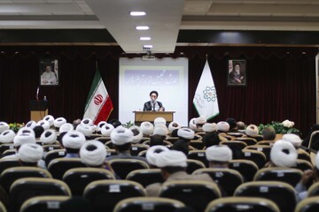 الزامات حوزه‌های علمیه در جهان امروز، تخصص‌گرایی و پاسخ به مسائل نوپدید است