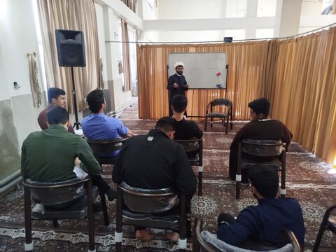 تصاویر/برگزاری دوره آموزش مقاله نویسی و پایان نامه نویسی در مدرسه علمیه کامیاران