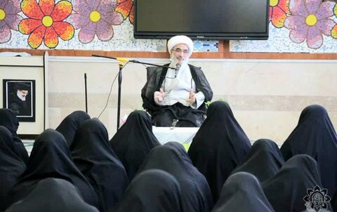 حوزہ علمیہ معاشرے کے فکری اور ثقافتی دفاع میں فرنٹ لائن پر ہے