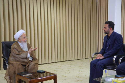 تصاویر / دیدار اعضای شورای شهر قم با آیت الله العظمی جوادی آملی