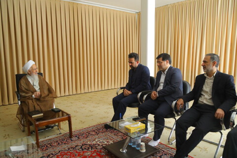 تصاویر / دیدار اعضای شورای شهر قم با آیت الله العظمی جوادی آملی