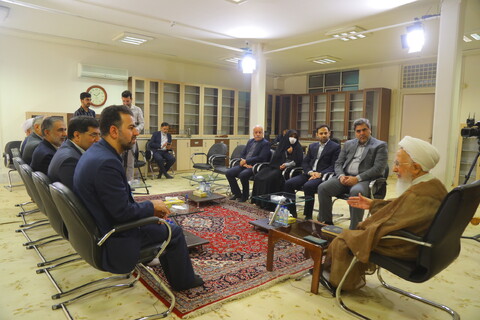 تصاویر / دیدار اعضای شورای شهر قم با آیت الله العظمی جوادی آملی