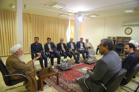 تصاویر / دیدار اعضای شورای شهر قم با آیت الله العظمی جوادی آملی