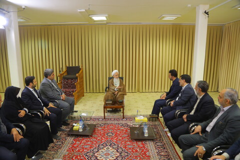 تصاویر / دیدار اعضای شورای شهر قم با آیت الله العظمی جوادی آملی