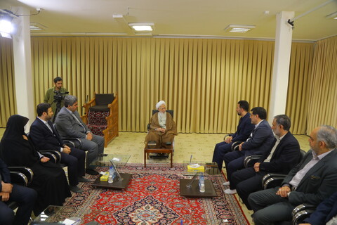 تصاویر / دیدار اعضای شورای شهر قم با آیت الله العظمی جوادی آملی