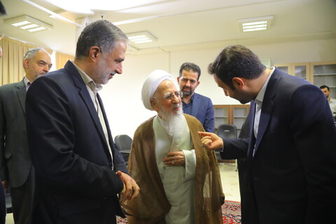 تصاویر / دیدار اعضای شورای شهر قم با آیت الله العظمی جوادی آملی