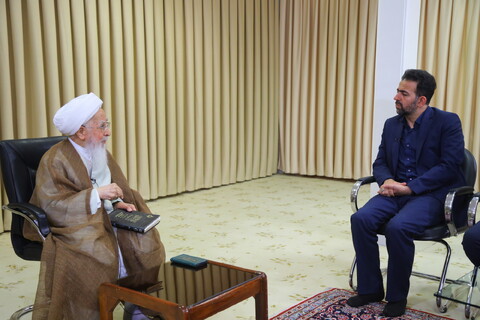 تصاویر / دیدار اعضای شورای شهر قم با آیت الله العظمی جوادی آملی