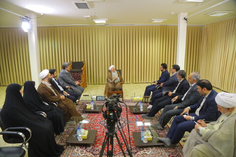 تصاویر / دیدار اعضای شورای شهر قم با آیت الله العظمی جوادی آملی