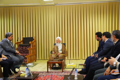 تصاویر / دیدار اعضای شورای شهر قم با آیت الله العظمی جوادی آملی