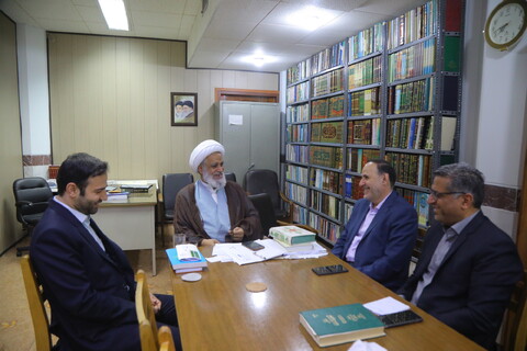 تصاویر / دیدار نایب رئیس هیئت مدیره مخابرات ایران با آیت الله کعبی