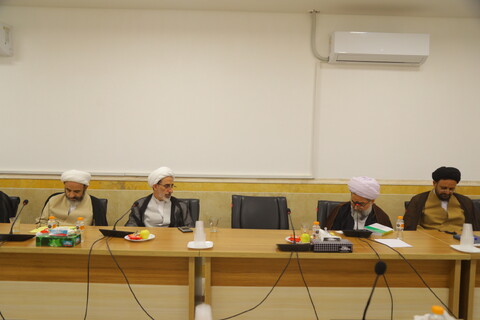 تصاویر / نشست فقهی نمایندگان بیوت مراجع عظام تقلید درخصوص حج