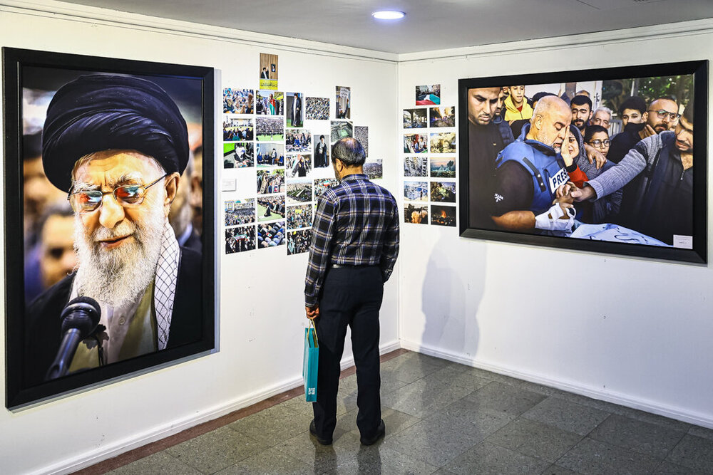 “With Al-Aormqsa St: From Beginning to Final Victory” photo exhibition opens in Tehran