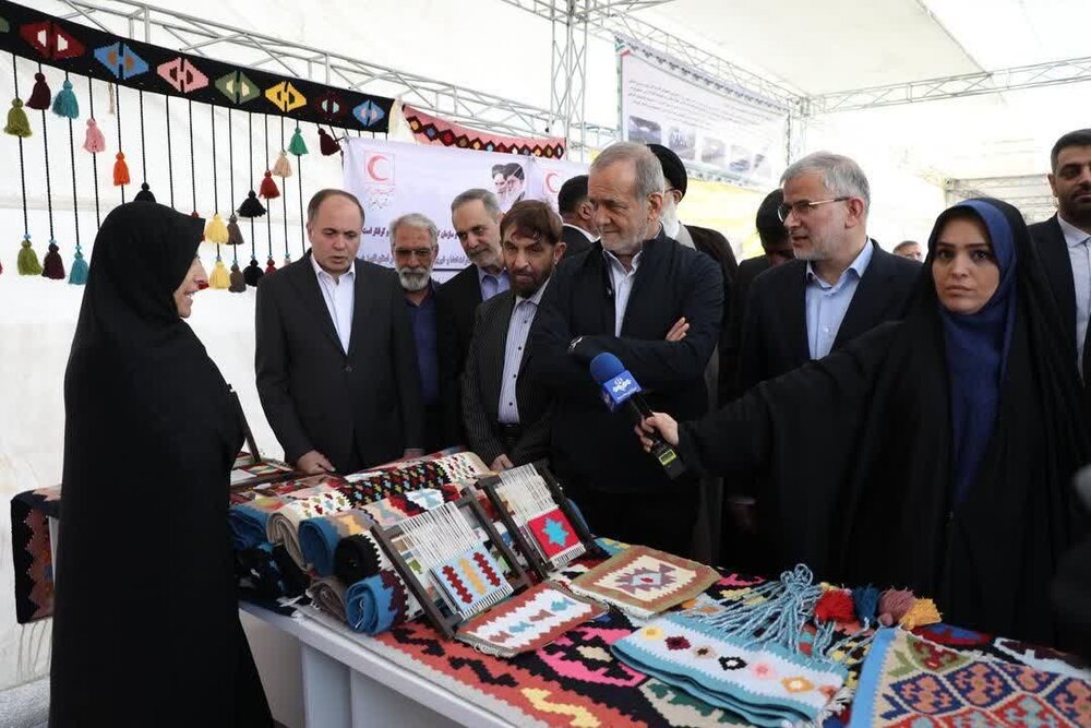 تصاویر | دیدار رئیس جمهور با داوطلبان مردمی ذیل قرارگاه اجتماعی استان البرز