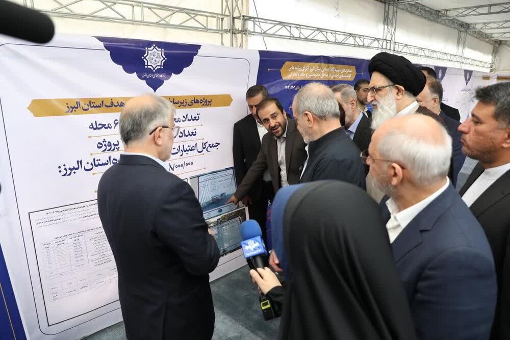 تصاویر | دیدار رئیس جمهور با داوطلبان مردمی ذیل قرارگاه اجتماعی استان البرز