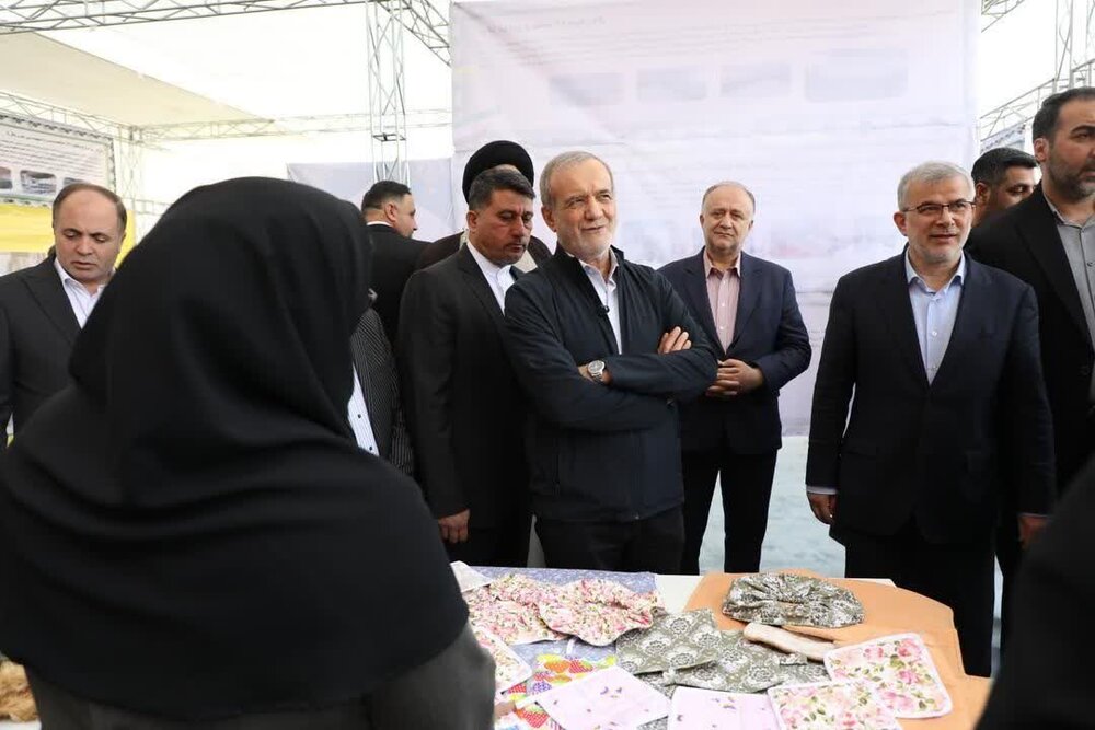 تصاویر | دیدار رئیس جمهور با داوطلبان مردمی ذیل قرارگاه اجتماعی استان البرز