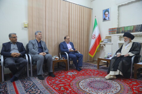 تصاویر / دیدار نایب رئیس هیئت مدیره مخابرات ایران با آیت الله حسینی بوشهری