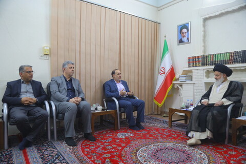 تصاویر / دیدار نایب رئیس هیئت مدیره مخابرات ایران با آیت الله حسینی بوشهری