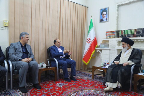 تصاویر / دیدار نایب رئیس هیئت مدیره مخابرات ایران با آیت الله حسینی بوشهری