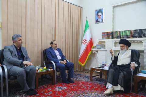 تصاویر / دیدار نایب رئیس هیئت مدیره مخابرات ایران با آیت الله حسینی بوشهری