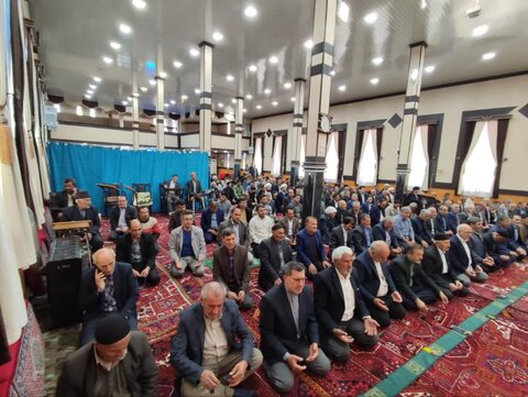 تصاویر/ آیین عبادی سیاسی نماز جمعه چهاربرج